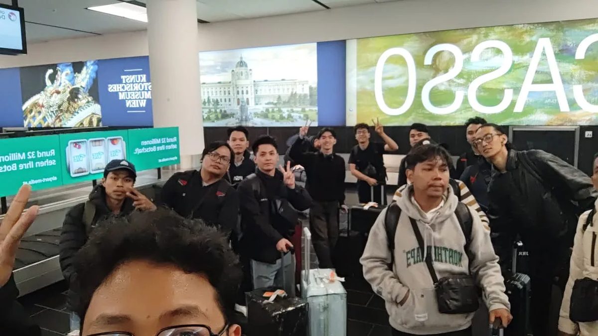 Alumni Europe Ready tiba di bandara Eropa bersama koper mereka